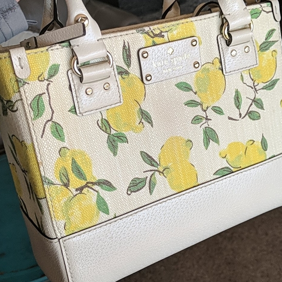 kate spade Handbags - **Price Drop!!..Kate Spade New York Sachel